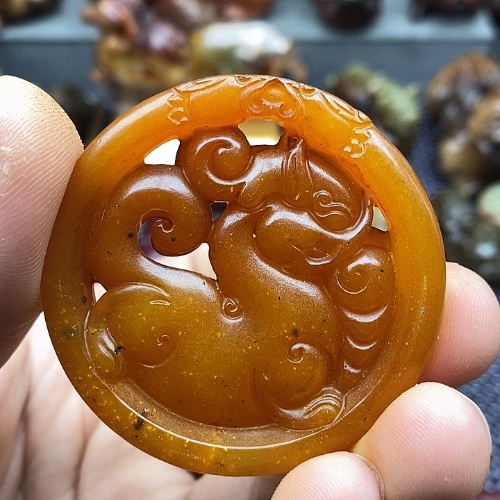 蛇纹石玉未镶嵌颈饰