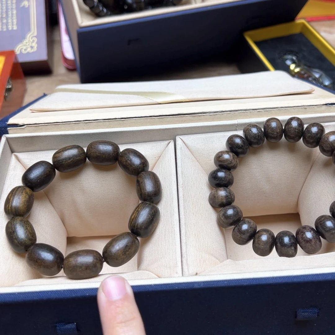 大叶紫檀（黑酸枝木类）