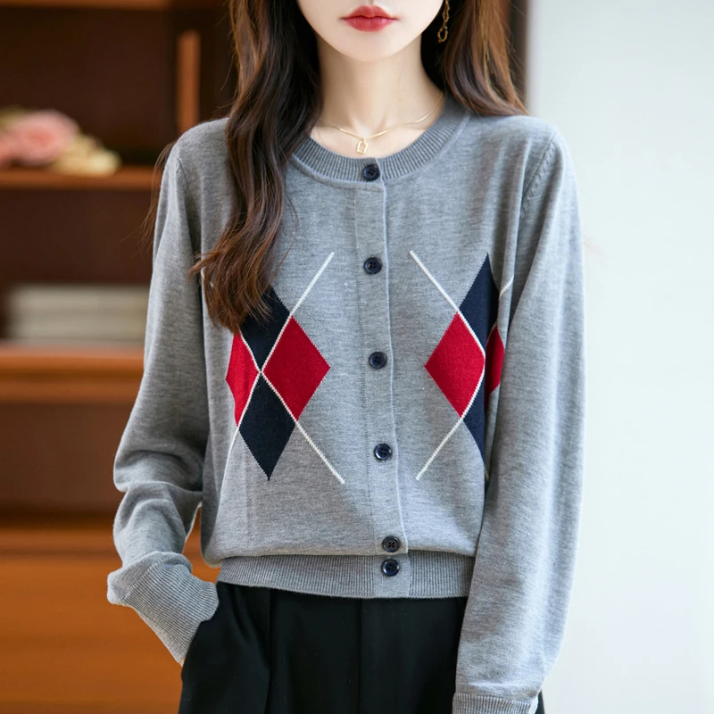 哥弟阿玛施正品秋季新款菱形格圆领宽松针织开衫女士百搭拼色上衣