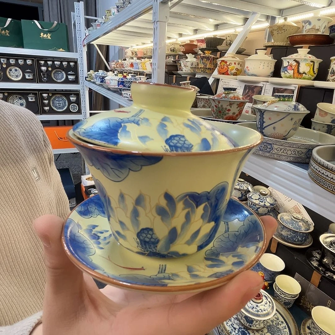 这些盖碗很漂亮！！！