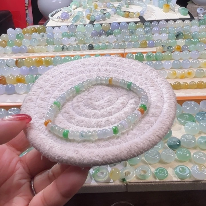 董***️翡翠散珠4.8左右鼓珠