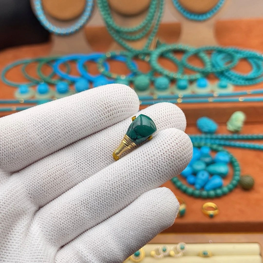 绿松石18K金镶嵌珠宝奇石