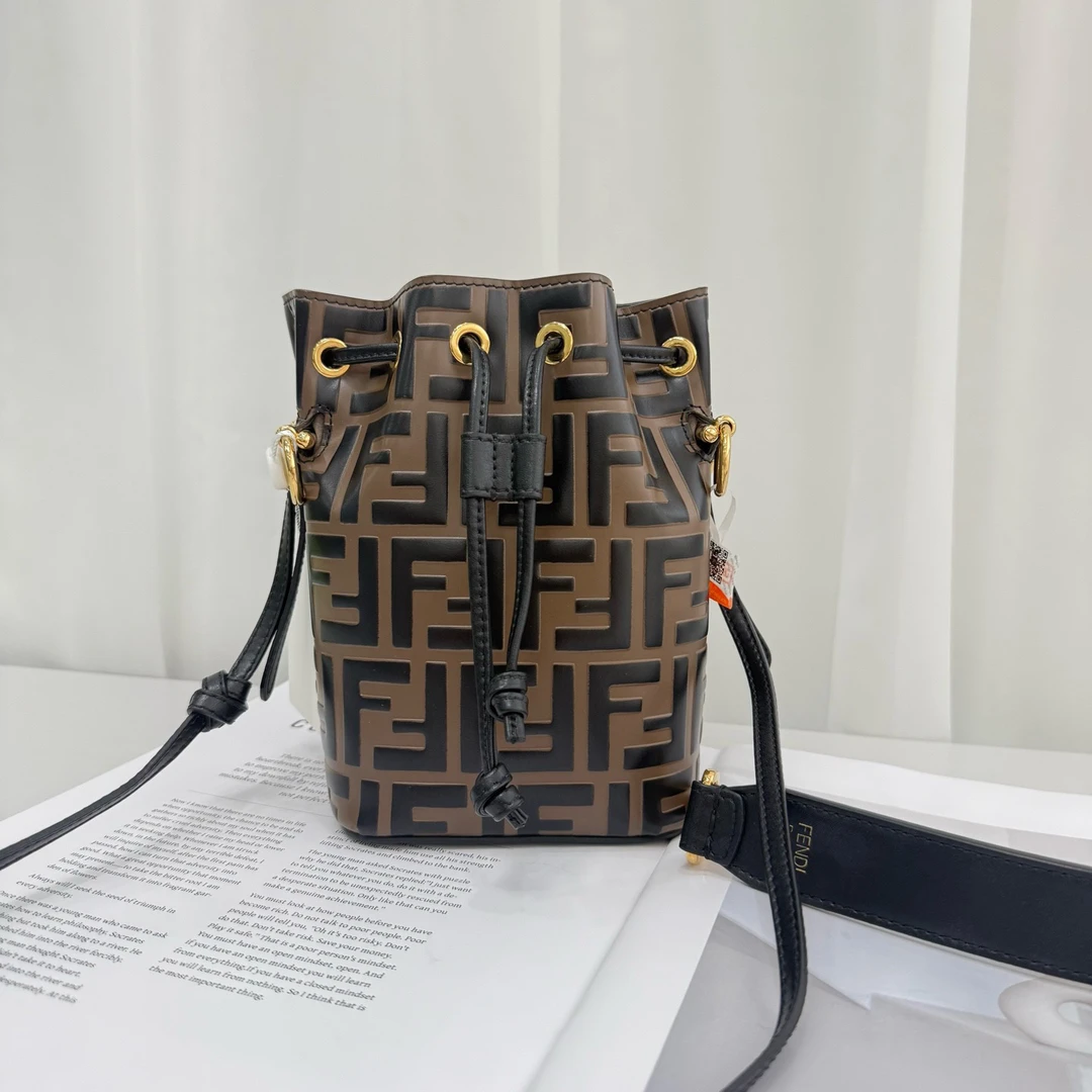 95新 FENDI/芬迪 芬迪水桶Fendi mini女士迷你老花水桶包