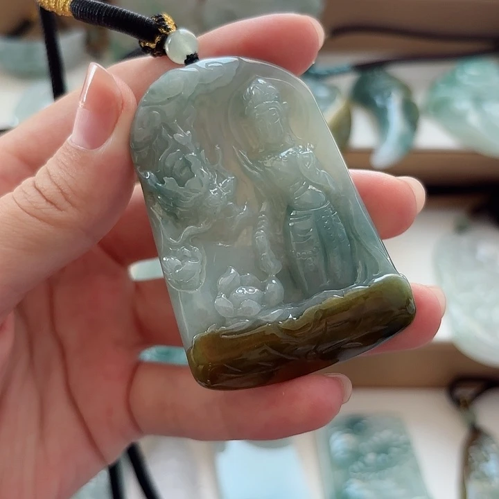 翡翠未镶嵌颈饰翡翠