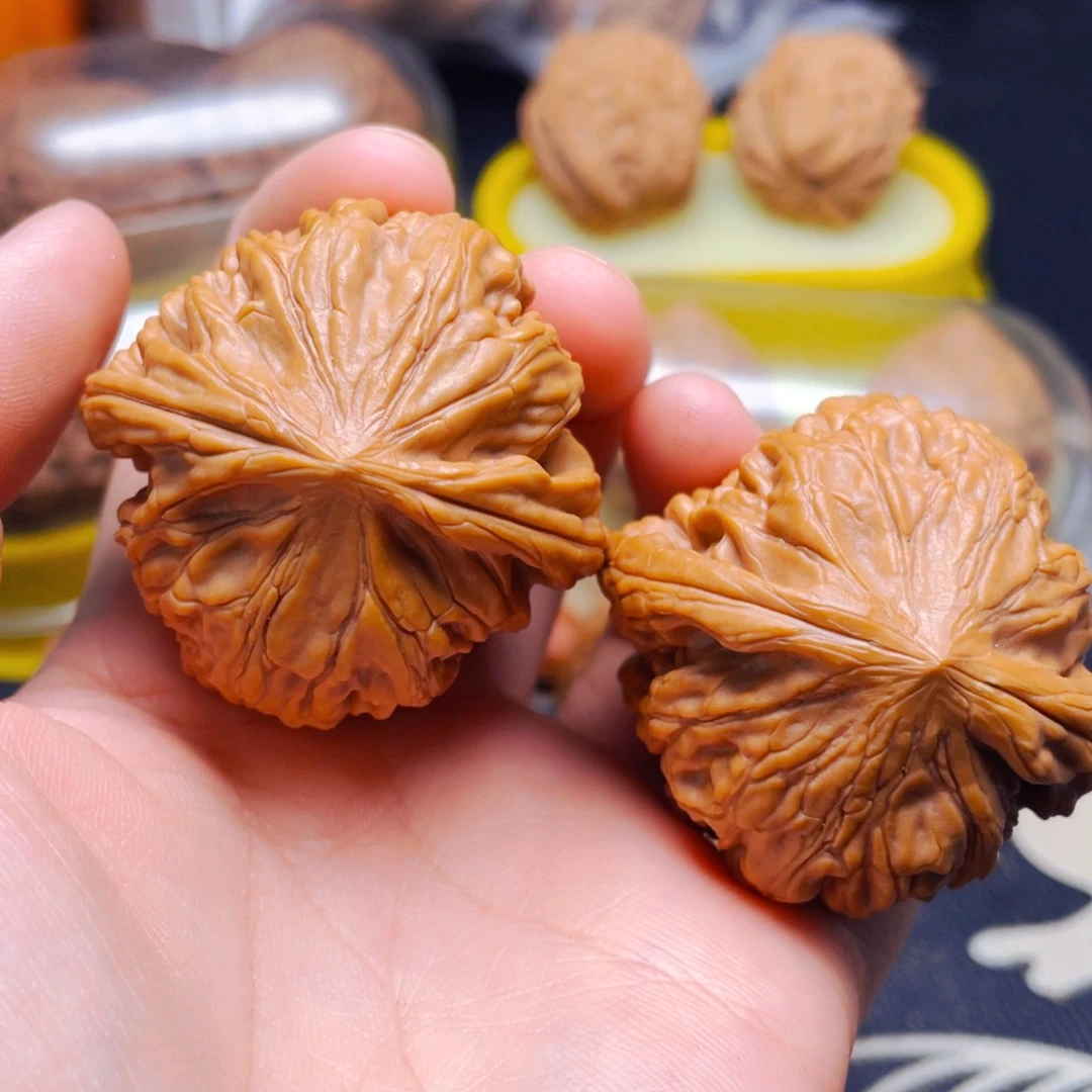吊坠文玩核桃鸡心一对