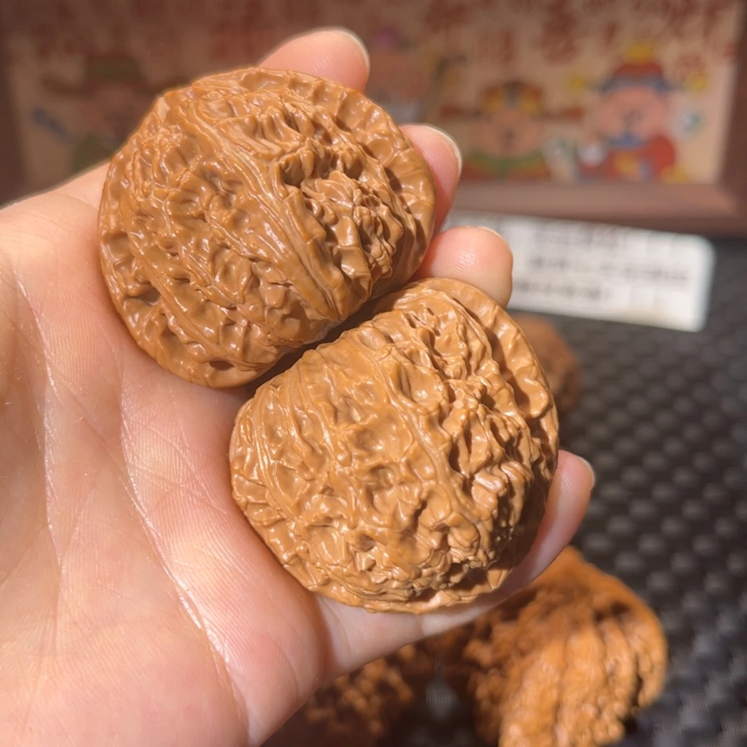 核桃文玩白狮子42+