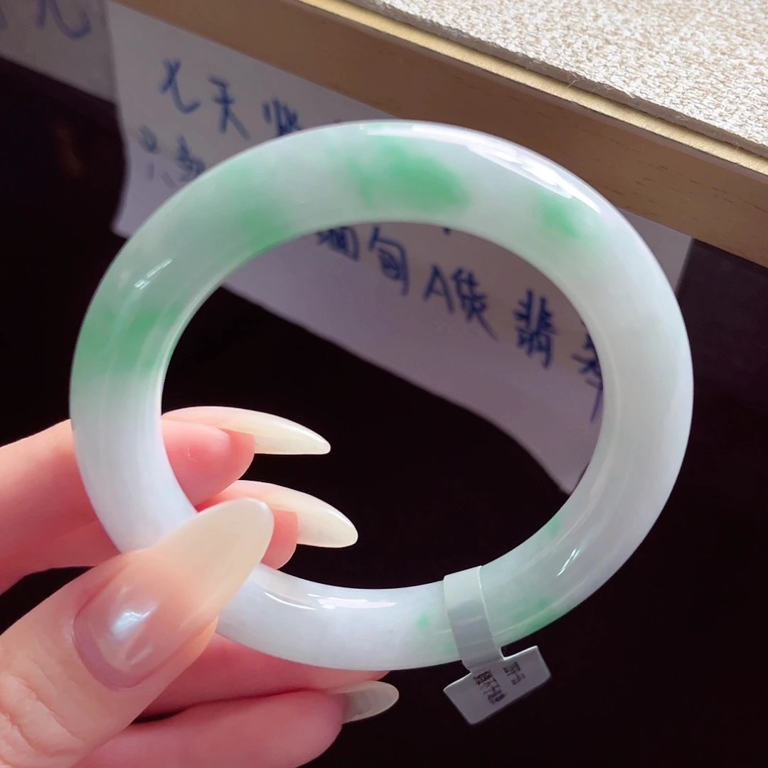 翡翠未镶嵌手镯手镯