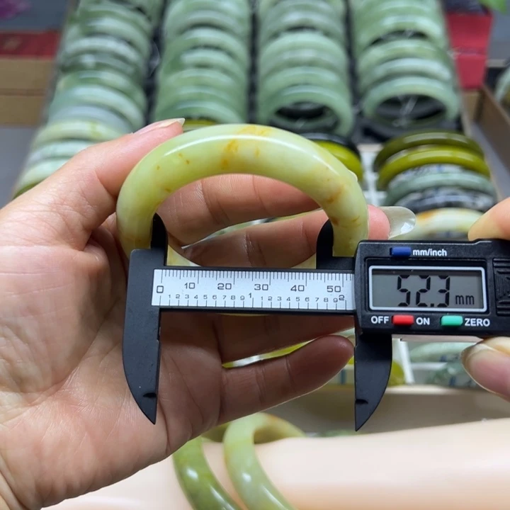 蛇纹石玉未镶嵌手镯14