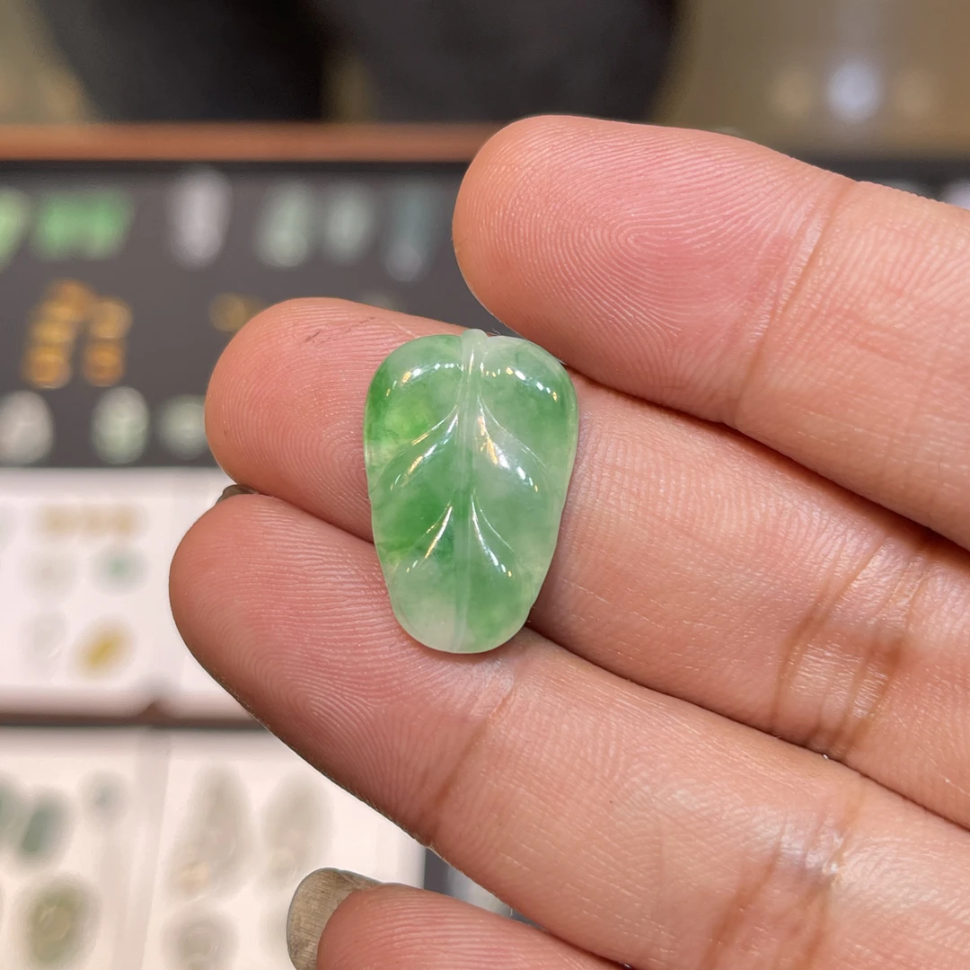 翡翠叶子吊坠成品