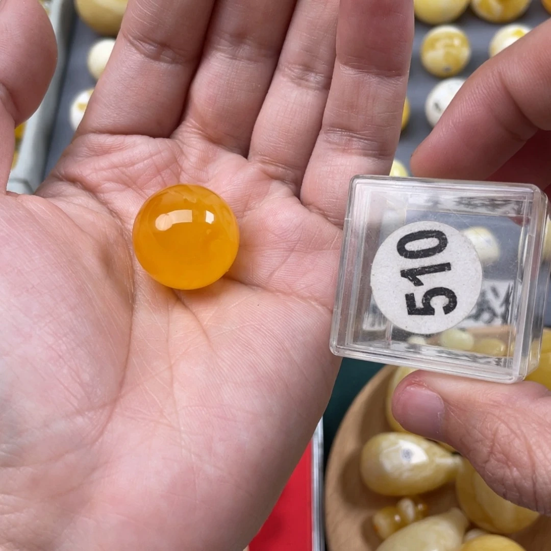 蜜蜡珠宝奇石未镶嵌