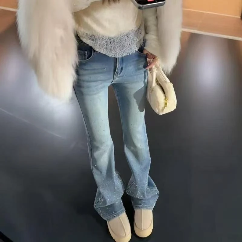 秋冬新款高腰显瘦满天星洋气牛仔裤大码女装重工镶钻加绒微喇裤女