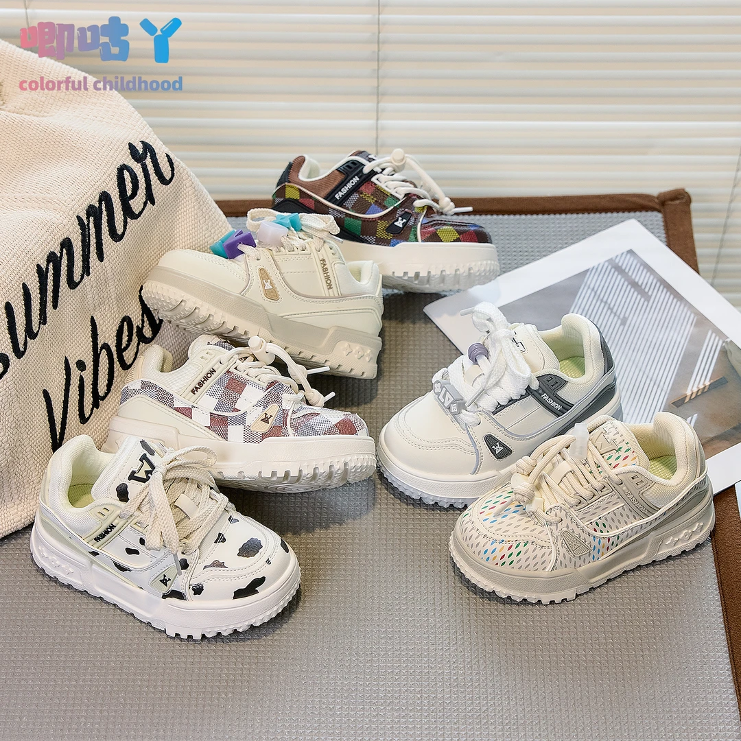 女童板鞋潮色皮面男童韩版运动鞋超轻软底2025秋季新款儿童面包鞋