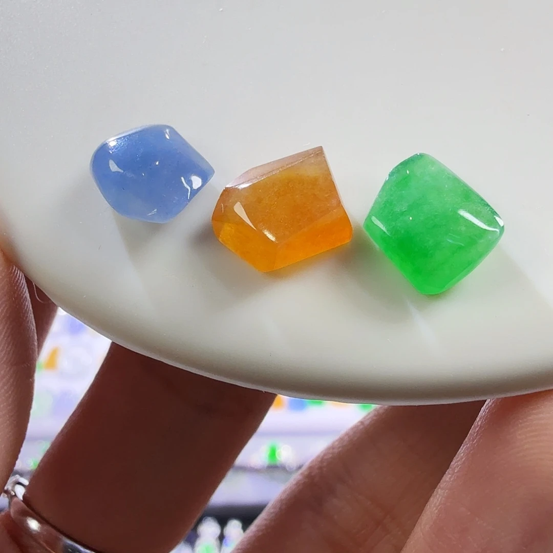 翡翠未镶嵌颈饰福利