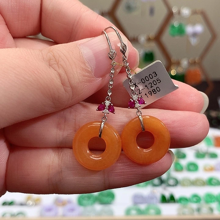 18K金镶嵌翡翠耳饰