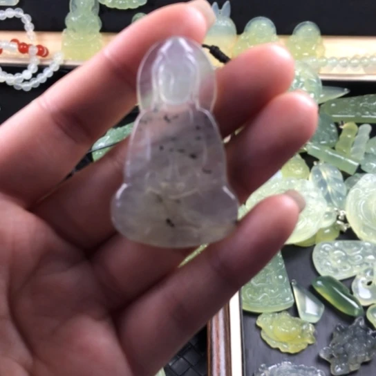 蛇纹石玉未镶嵌颈饰