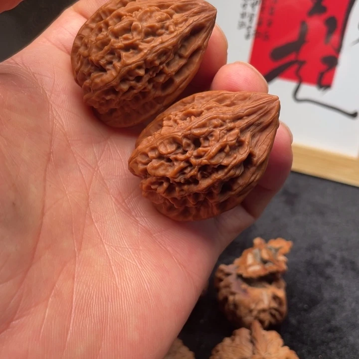 文玩核桃吊坠秦岭文玩野生鸡心