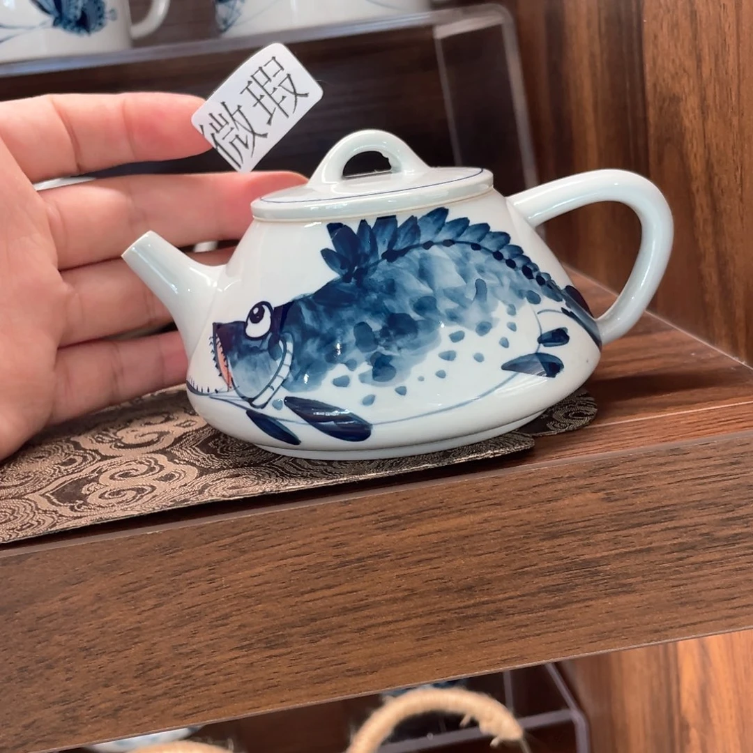 釉下手绘茶具微瑕