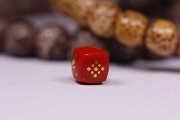 原矿南红“筛子”珠，24k点金工艺，镶嵌金孔道，精品配饰，尺寸8.9×8.3