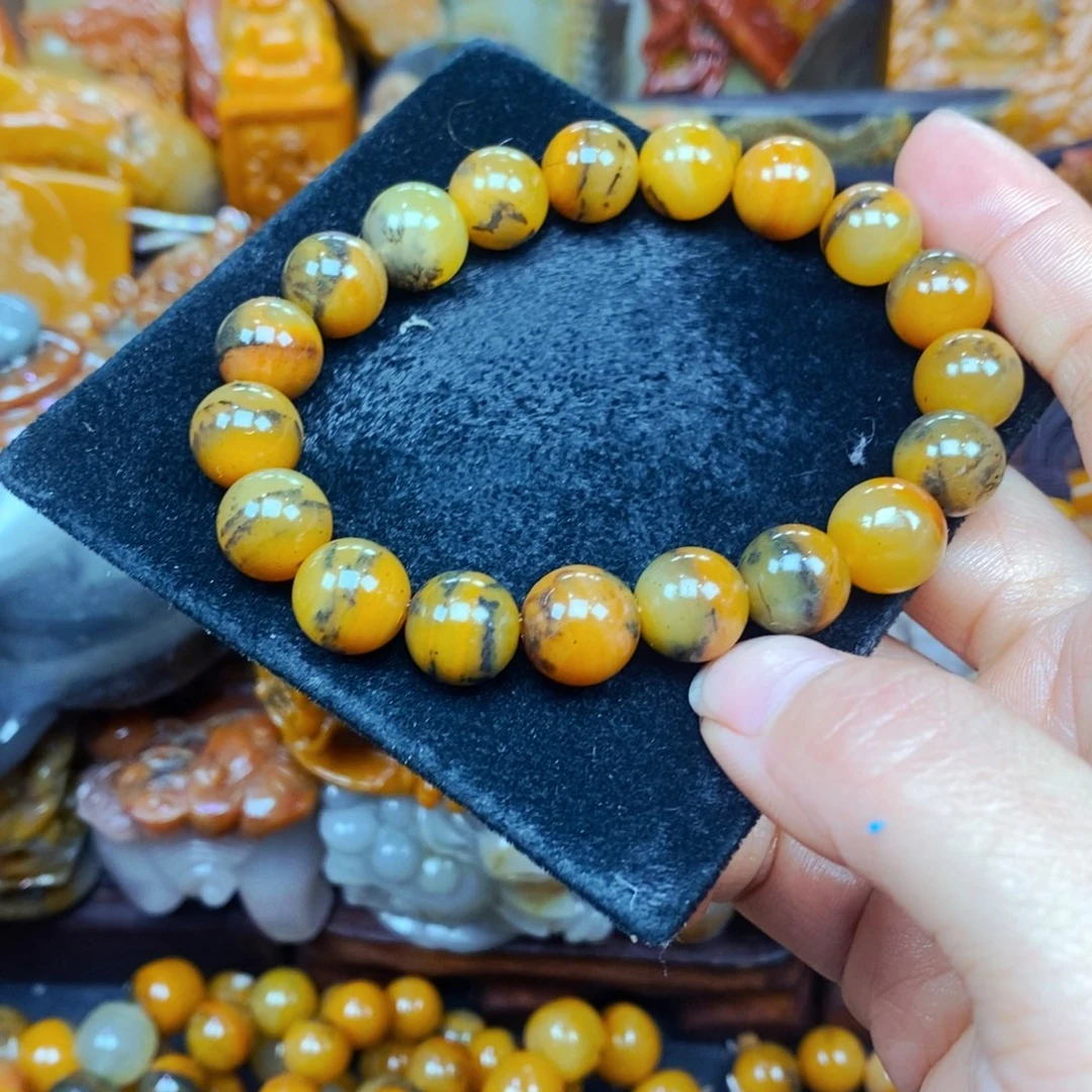 未镶嵌石英质玉（黄龙玉）颈饰