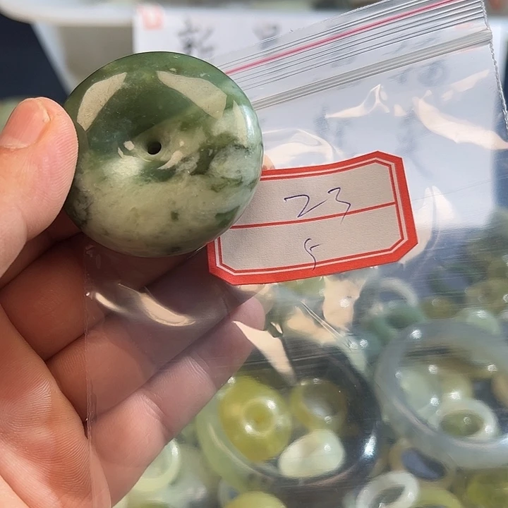 蛇纹石玉未镶嵌珠宝奇石