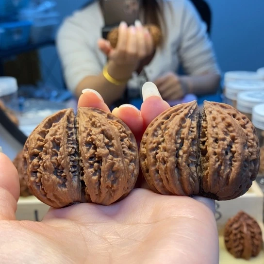 桃核把件蚂蚁纹双棒