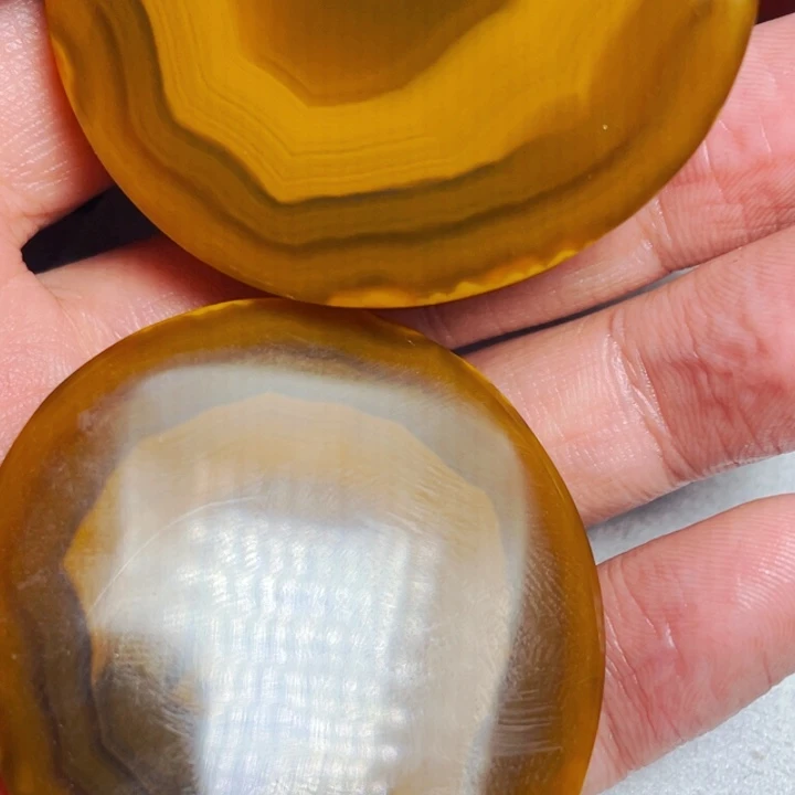 狼***抱玛瑙/玉髓未镶嵌玛瑙
