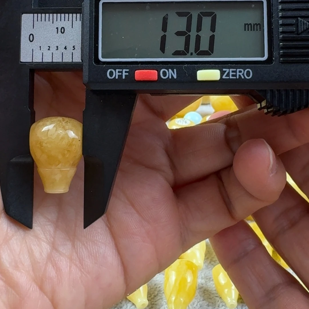 蜜蜡未镶嵌裸石25杂