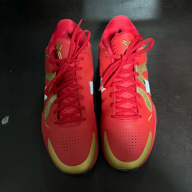 科5红蛇 44.5码配原盒 成色很新