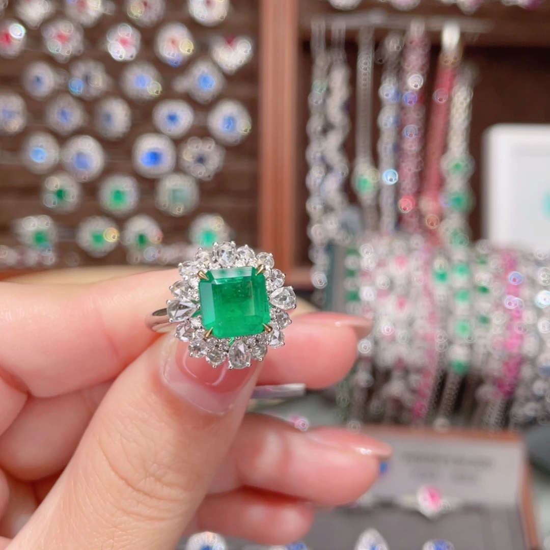 祖母绿戒指18K金镶嵌2.69