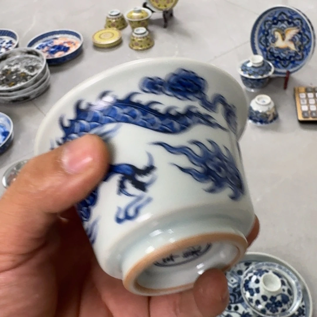 摆件青花铠甲龙两才盖碗