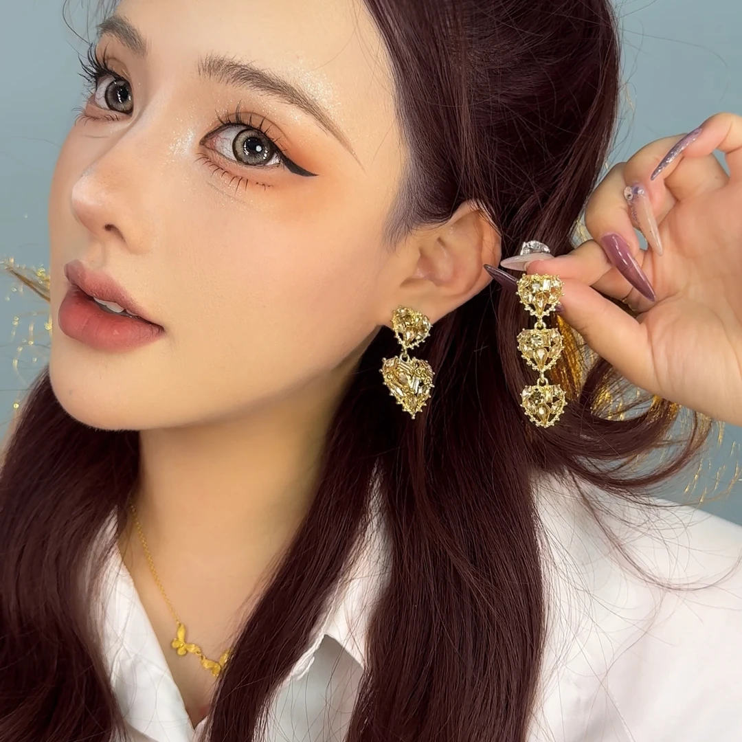 合金耳饰 不对称爱心超闪耳环百搭时尚简约小众个性气质夸张耳饰