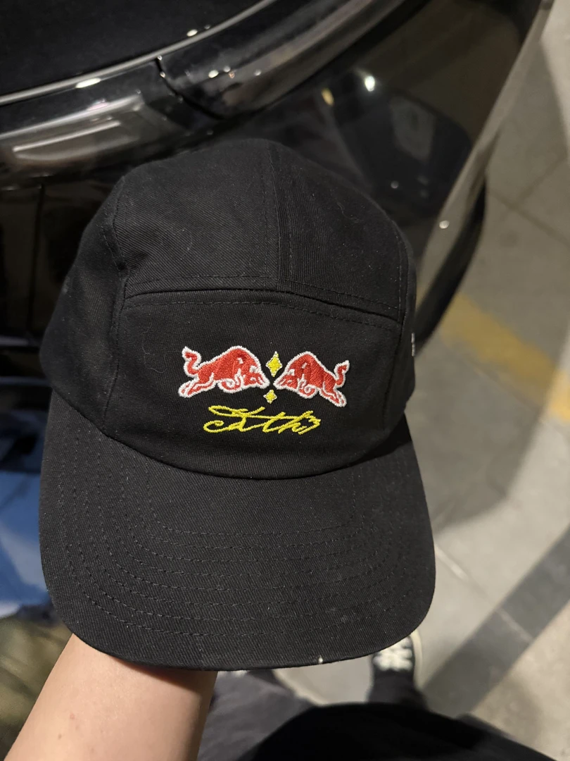何以至此 刺绣字母平檐五片棒球帽