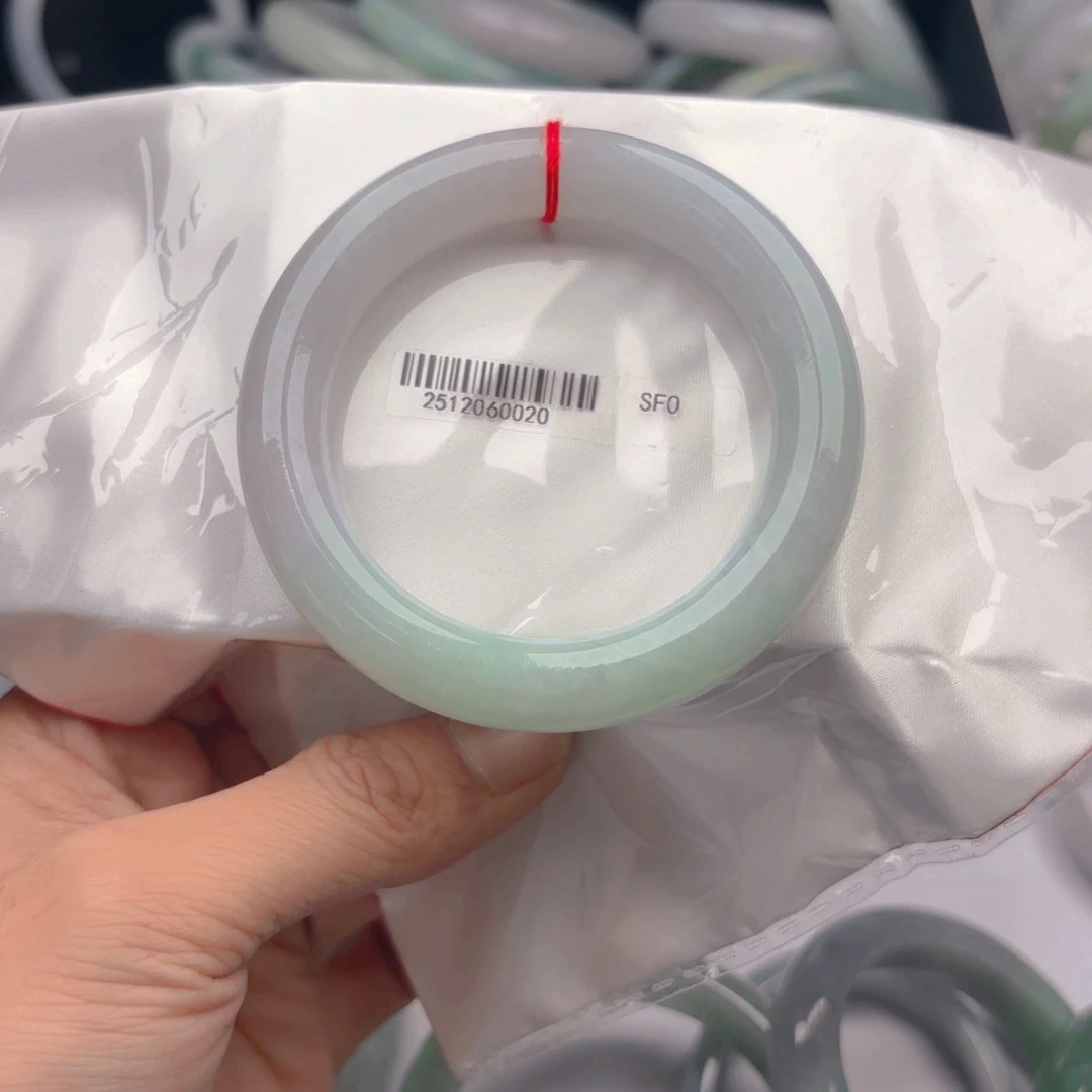 翡翠未镶嵌手镯5455x8. 102