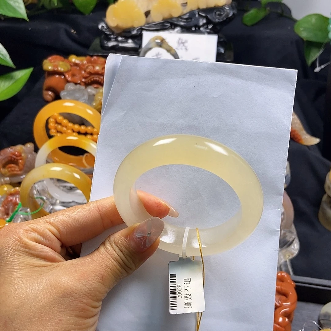 *****石英质玉（黄龙玉）未镶嵌手镯阳阳