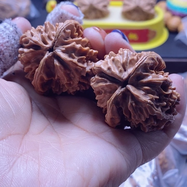 干***学文玩核桃吊坠招财鼠