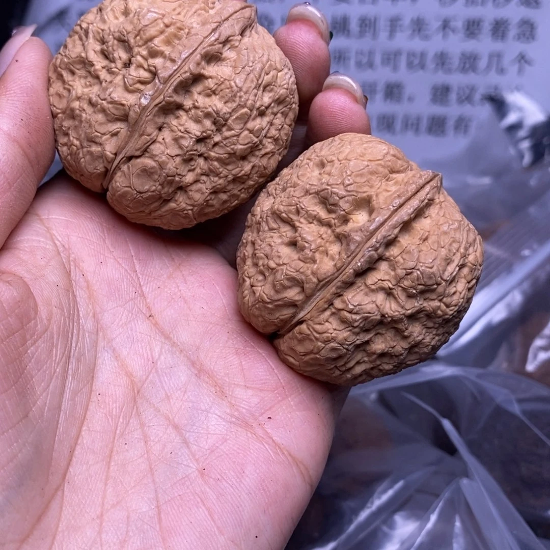 文玩核桃把件云南野生铁核桃83号45mm