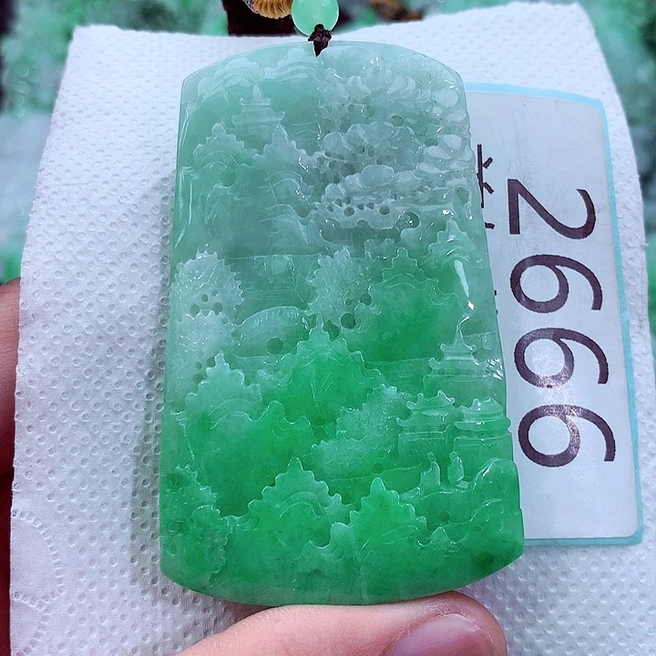 吊坠(不含链)未镶嵌翡翠