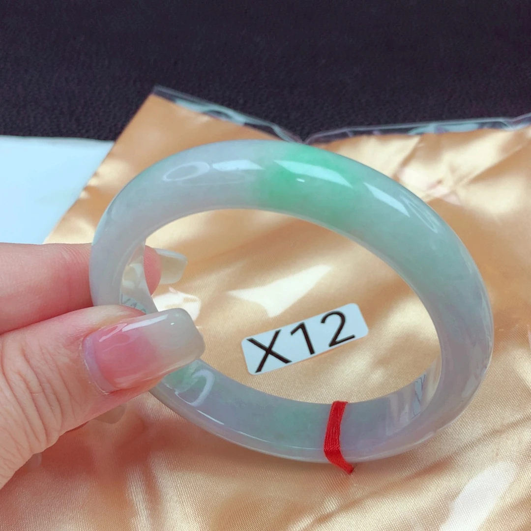 未镶嵌手镯翡翠手镯