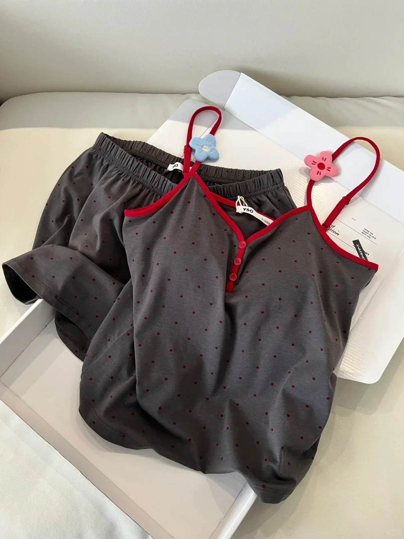 纯欲风甜酷波点V领带胸垫吊带睡衣女夏季新款短裤套装显瘦家居服