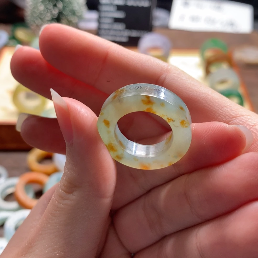 定制翡翠未镶嵌翡翠戒圈