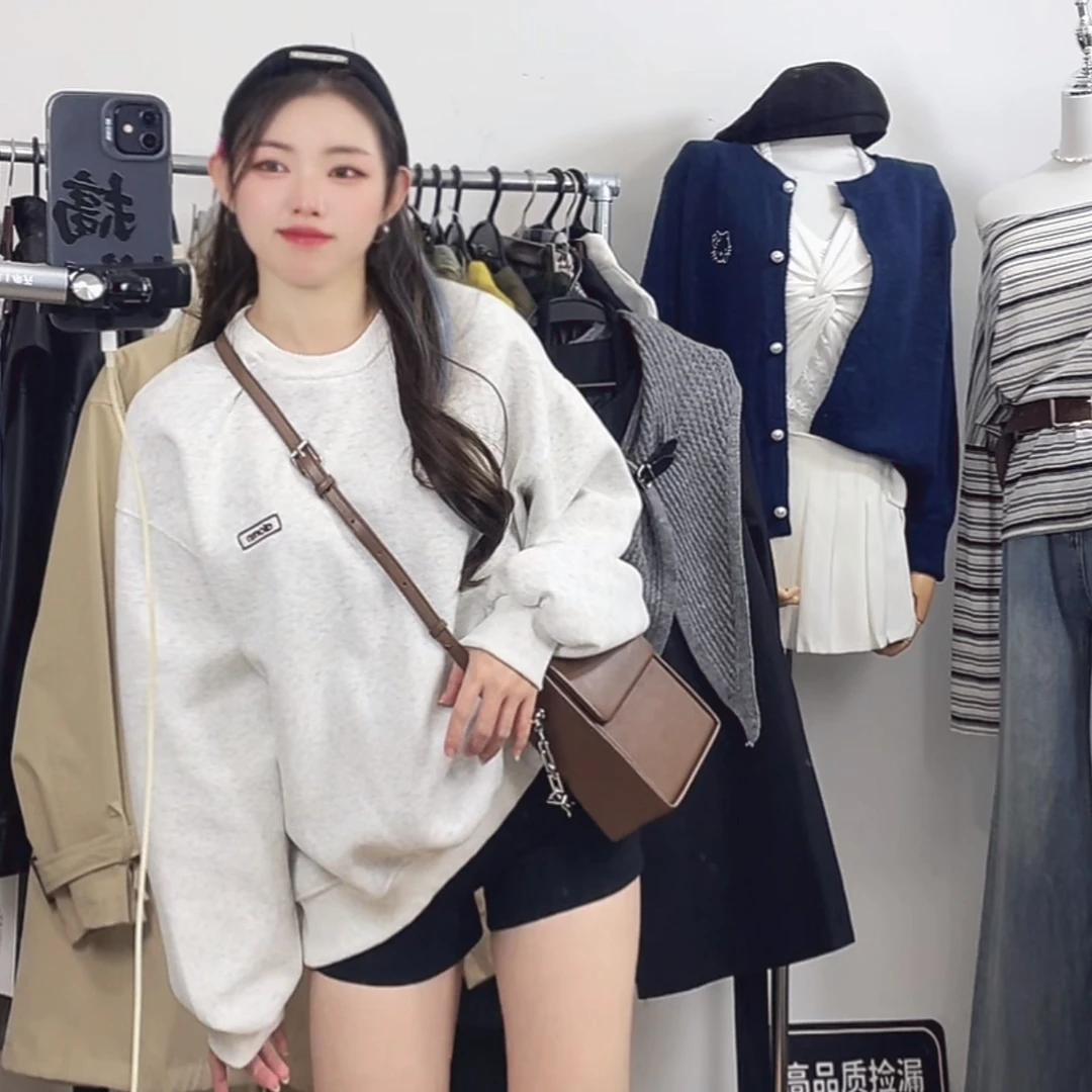 韩系字母刺绣百搭卫衣今年流行的薄款女装新款上衣独特巨好看小衫