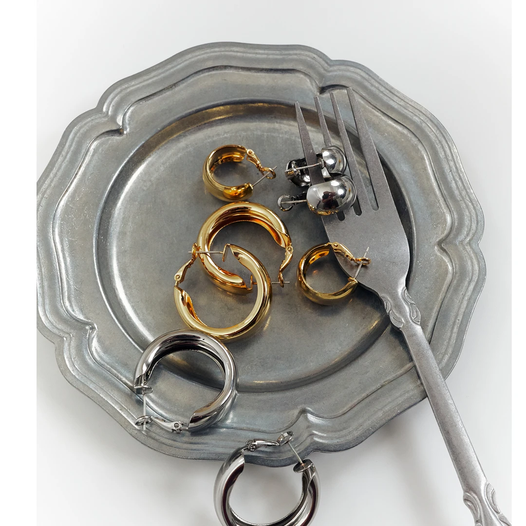 合金耳饰 SOUL HUG 设计师 25春夏新品 宽版小号/大号耳圈 SOLSOL