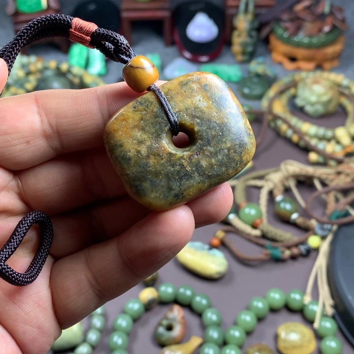 岫岩河磨玉（透闪石质玉）未镶嵌吊坠(赠链)