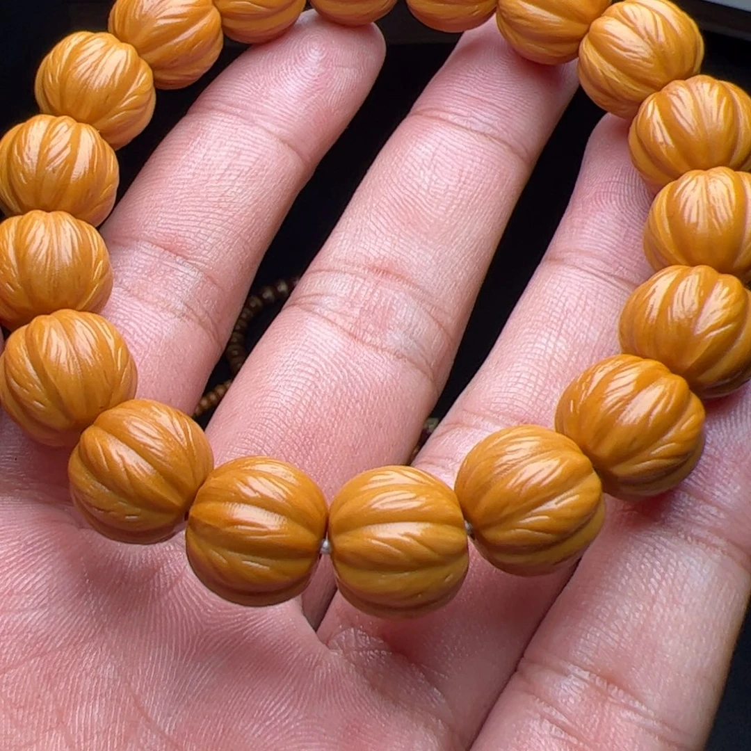 吊坠猴头核桃饿了路