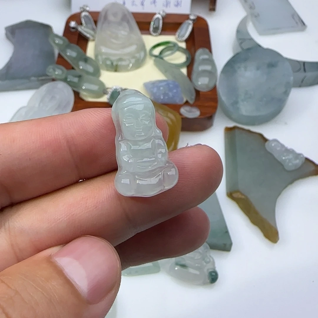 翡翠挂件未镶嵌H***ෆ有瑕疵