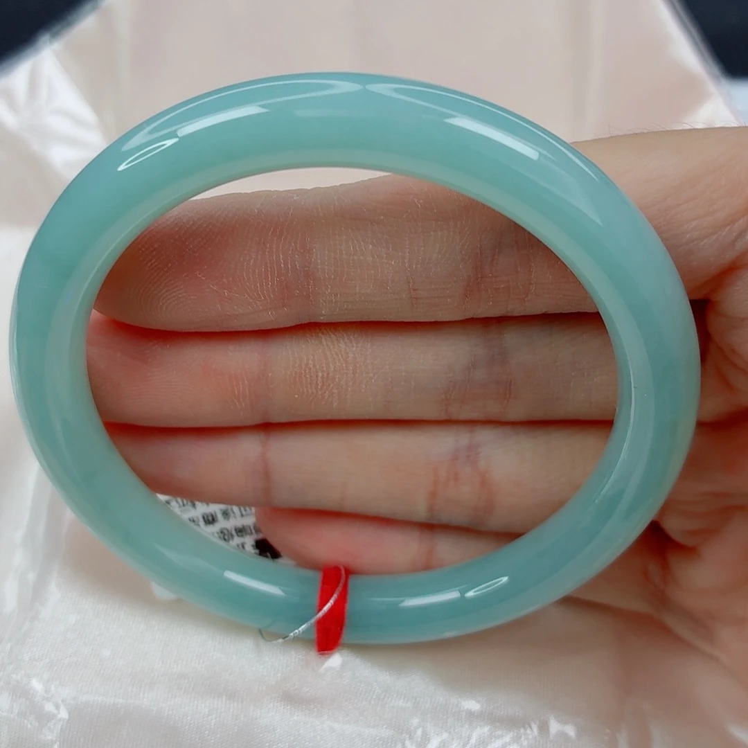 翡翠未镶嵌手镯55.5小圆条，满蓝底细腻，完整，012