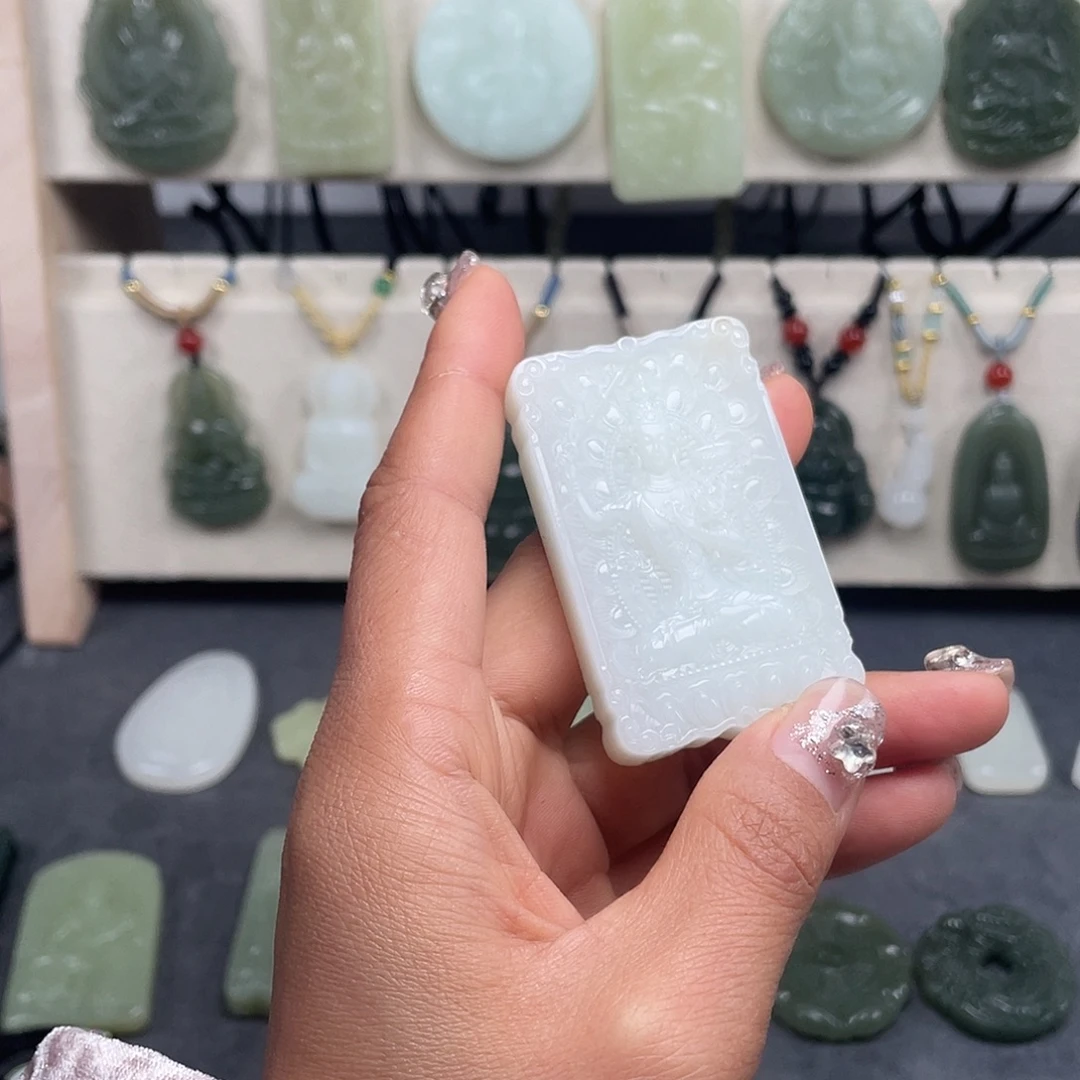 和田玉未镶嵌颈饰