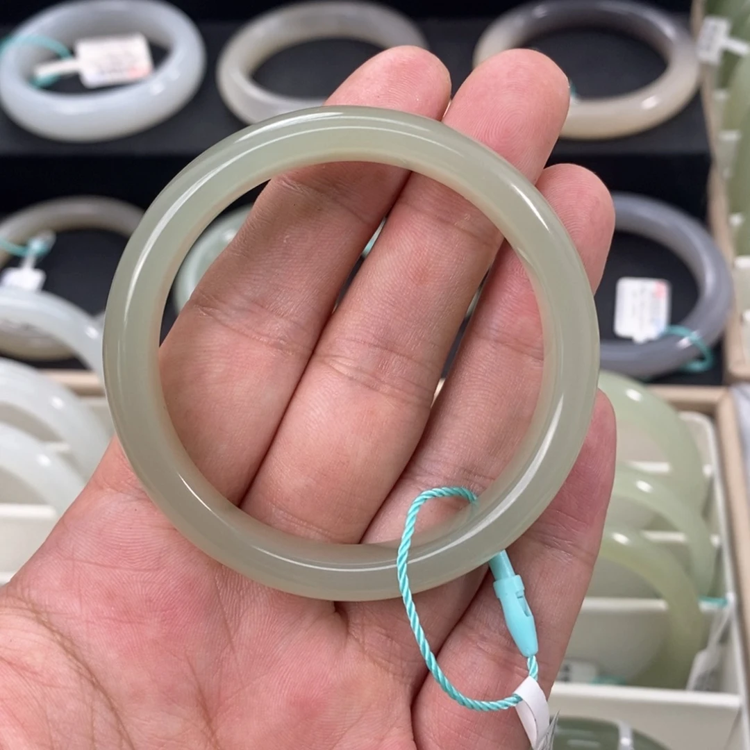 和田玉手镯未镶嵌5152