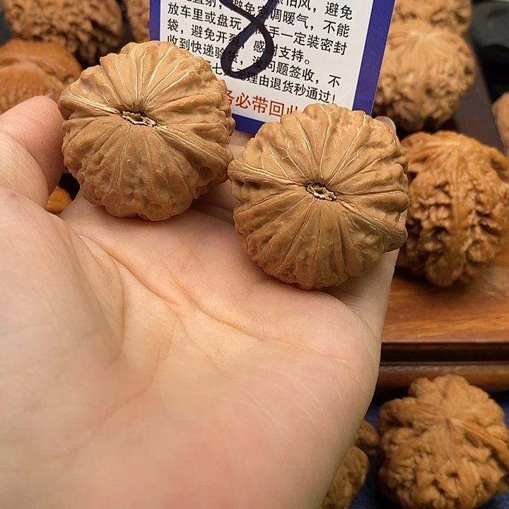 双***）桃核吊坠铁锤狮子头40