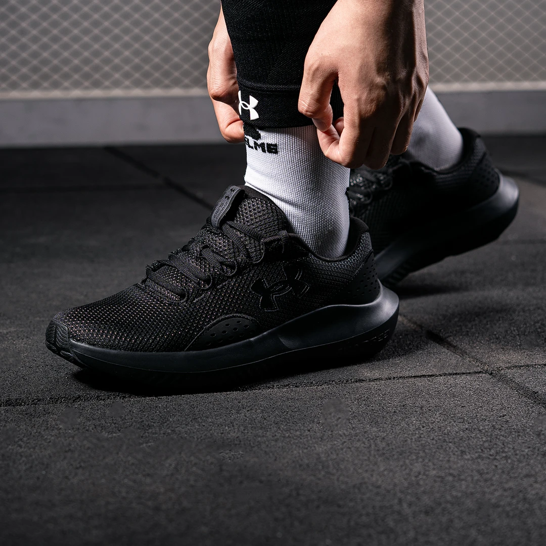 [跑者美学]安德玛男鞋跑鞋夏季新款正品网面透气百搭鞋男士休闲鞋